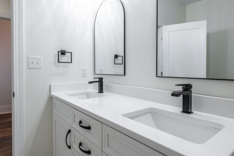 Modern Farmhouse | KDL Construction | Interior Bathroom